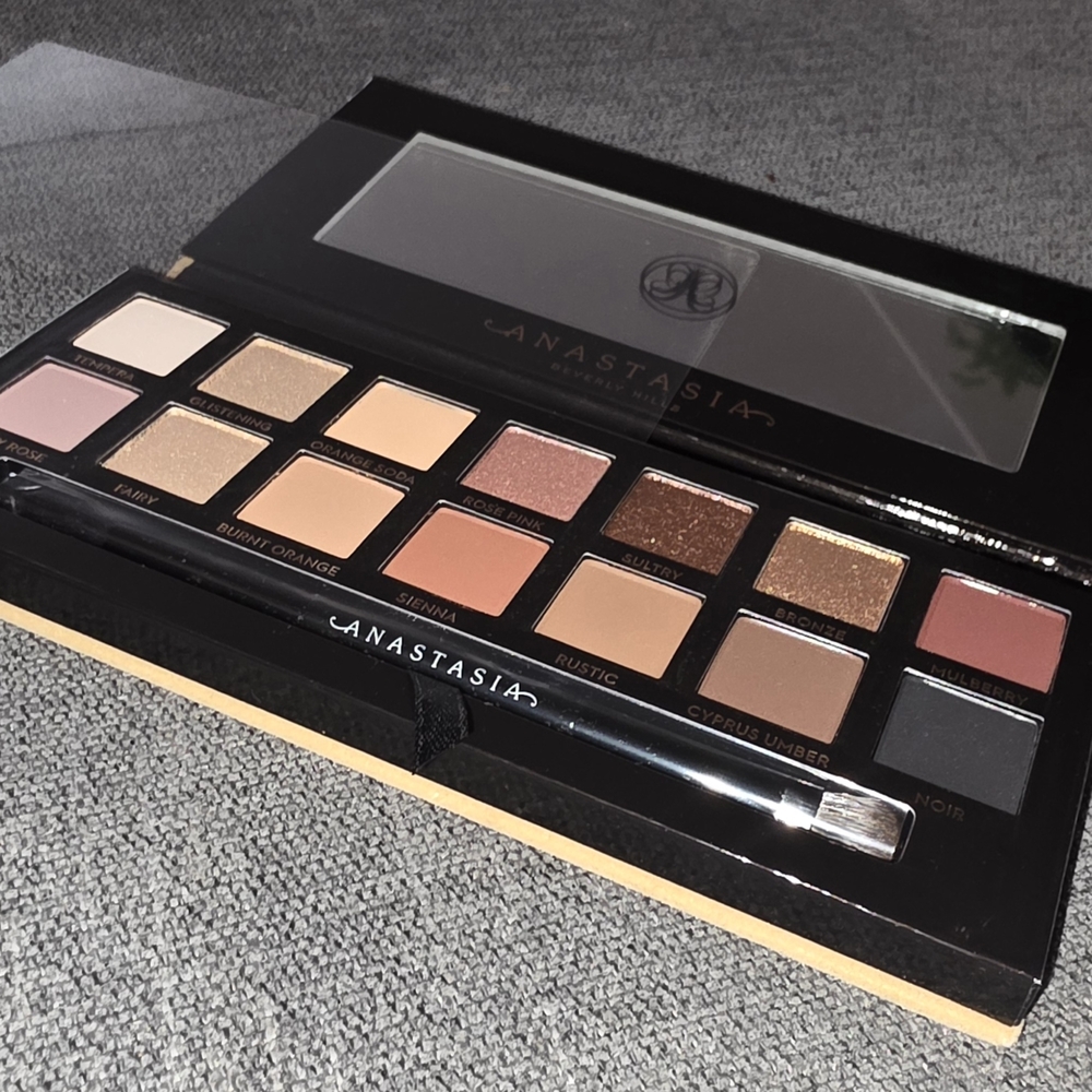 Anastasia Beverly Hills Soft Glam Eyeshadow Palette